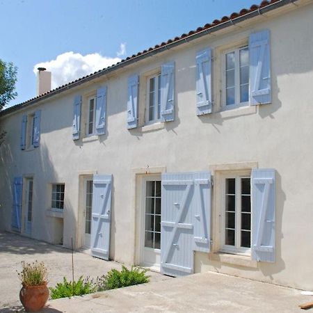 La Tonnelle Fleurie Chambres D'Hotes Sainte-Soulle Luaran gambar