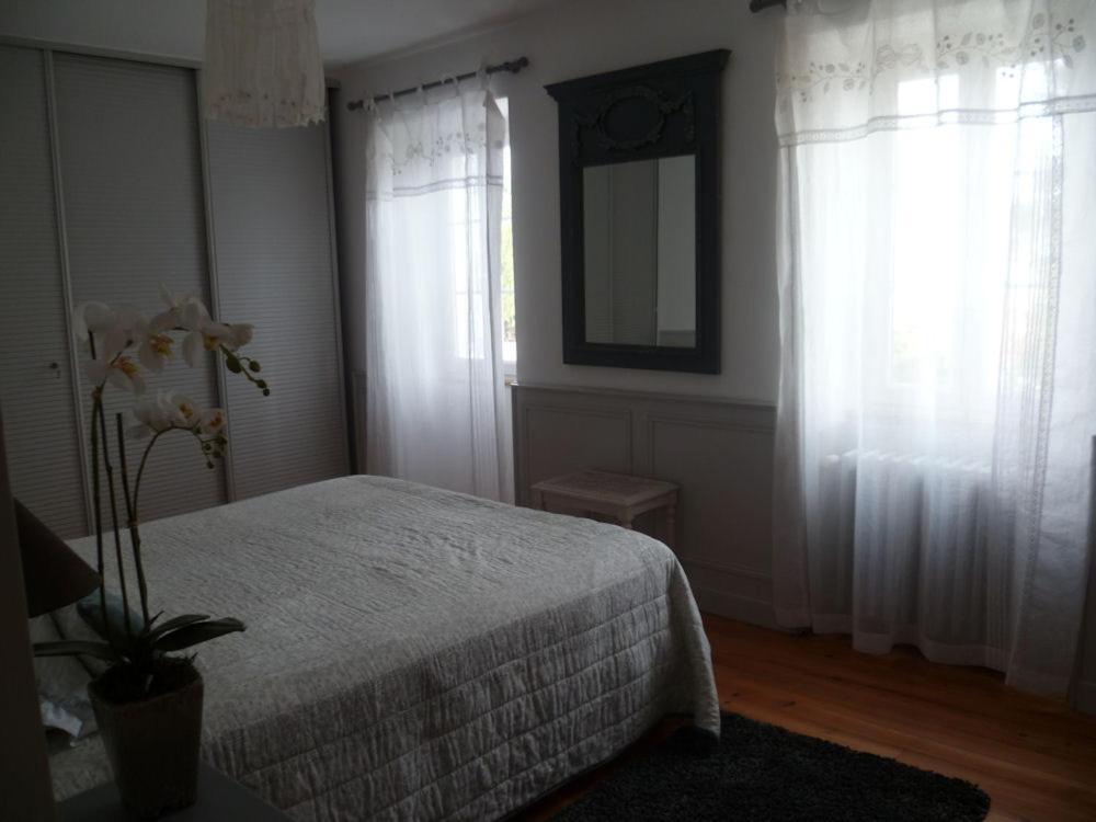 La Tonnelle Fleurie Chambres D'Hotes Sainte-Soulle Luaran gambar