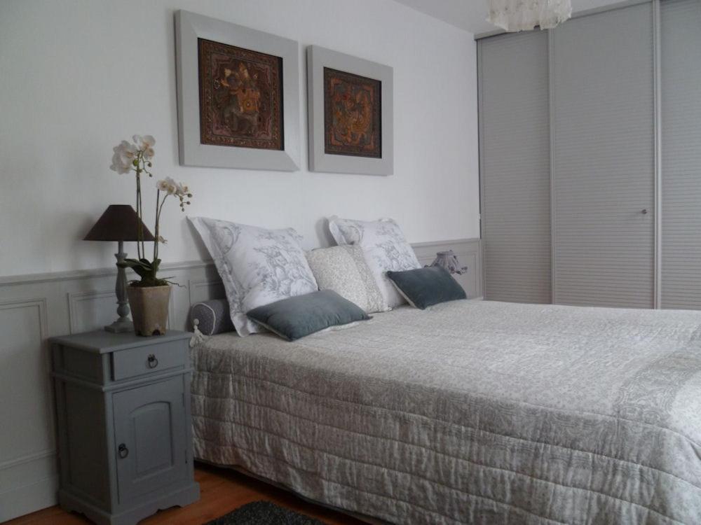 La Tonnelle Fleurie Chambres D'Hotes Sainte-Soulle Luaran gambar